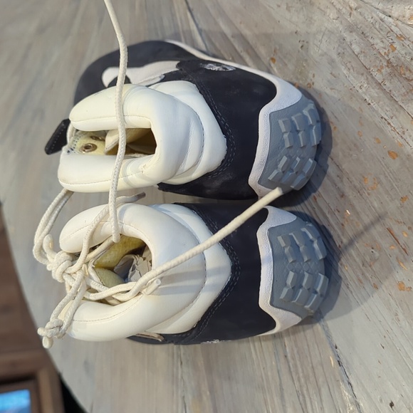 Like NEW Timberland Field Leather Boots - Picture 4 of 9